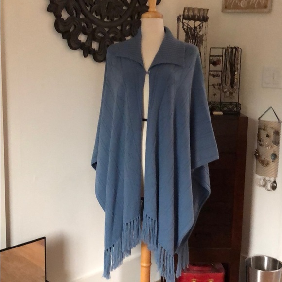 Blue Shawl - Picture 2 of 7